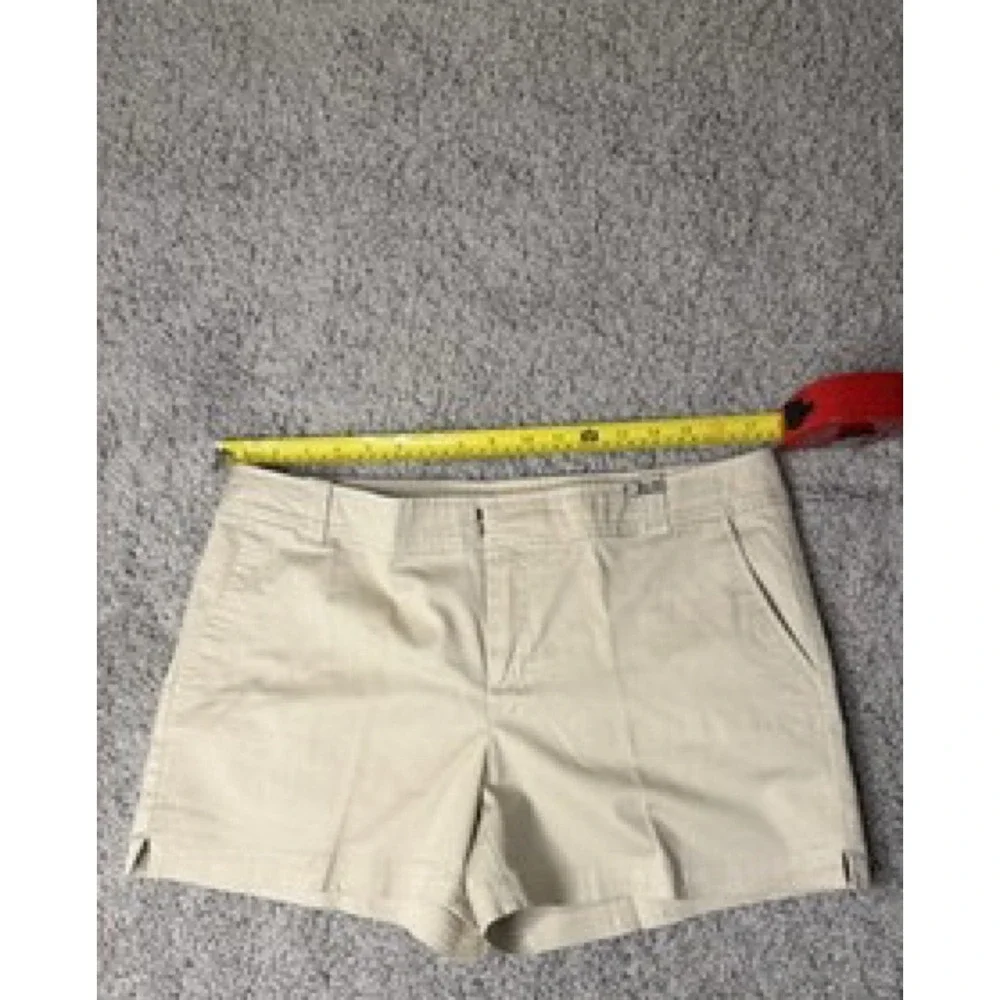 New York & Company Women's 10 Khaki Chino Shorts Beige Flat Front